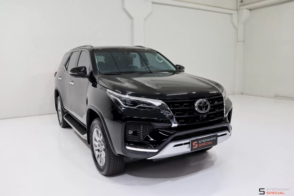 Foto TOYOTA HILUX SW4